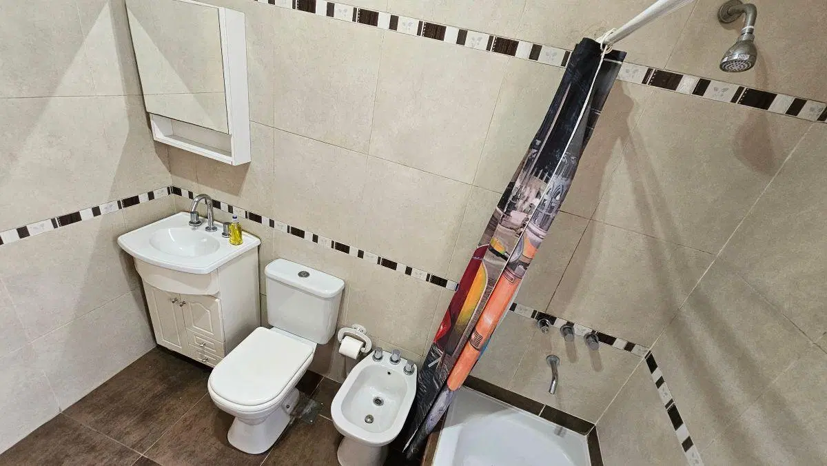 Departamento de 3 ambientes con terraza propia — Udaondo, Lanús Oeste 5