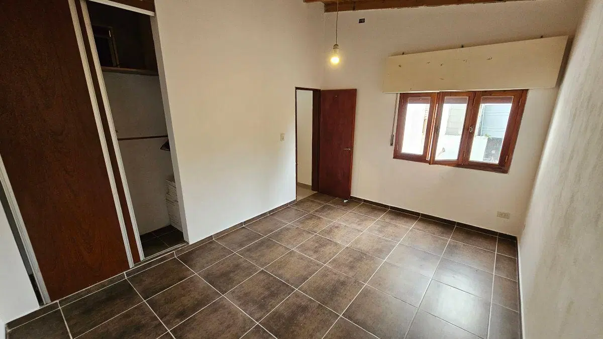 Departamento de 3 ambientes con terraza propia — Udaondo, Lanús Oeste 4