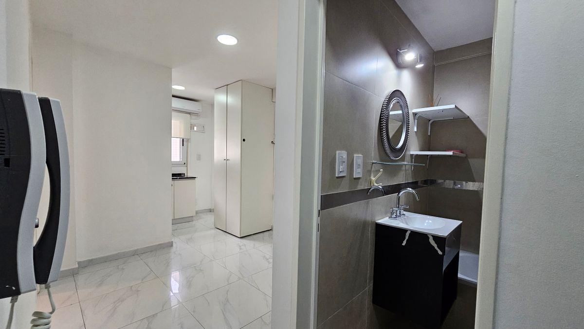 Foto de Departamento impecable de 25 m² con cochera cubierta y amenities — Banfield Centro (ideal renta, pre, imagen 3