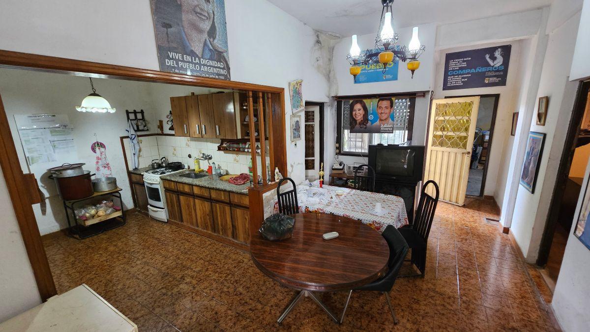 Foto de Casa tipo chorizo clásica sobre lote propio de 8,66 x 27 — zona residencial baja, Lanús Este, imagen 1