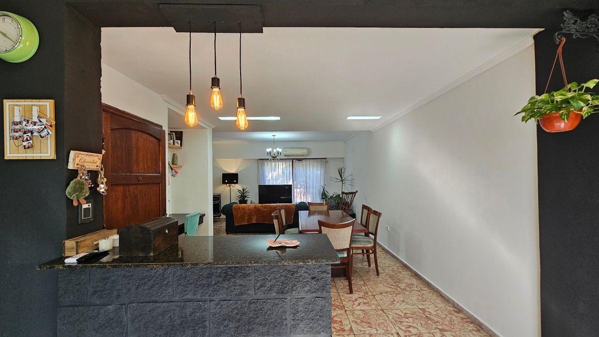 Foto de Departamento de 3 ambientes de 95 m² con patio y balcón, apto crédito, imagen 2