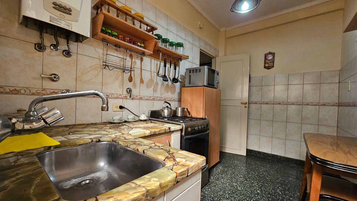Foto de Departamento de 2 amb. p.b interno c/2 patios, imagen 3
