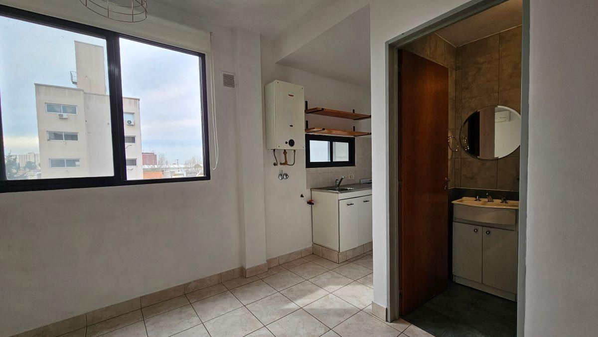Foto de Monoambiente impecable de 20 m² con vista abierta — Lanús Oeste, cerca, imagen 5
