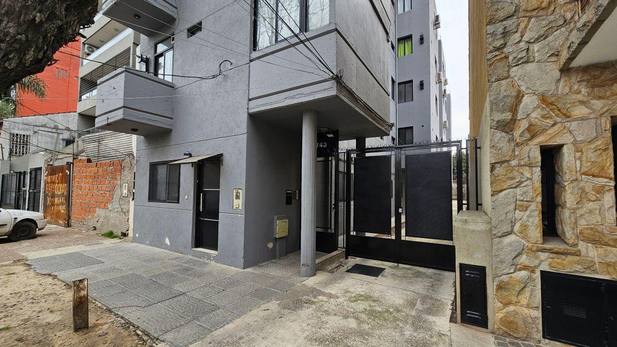 Foto de Monoambiente impecable de 20 m² con vista abierta — Lanús Oeste, cerca, imagen 1