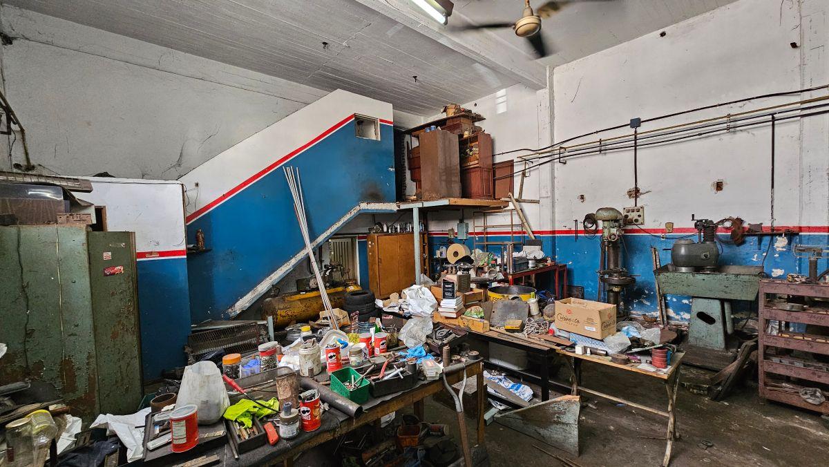 Foto de Galpón en lote propio de 8,66 x 30, con oficinas en esquina — Valentín, imagen 3