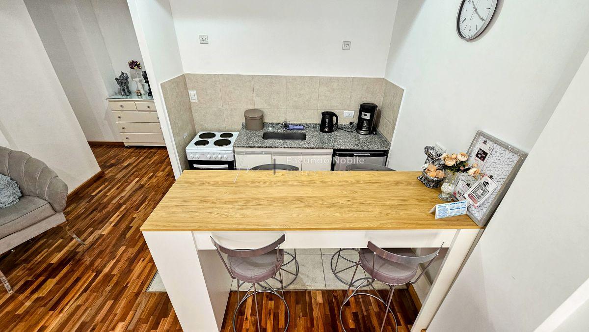 Foto de Monoambiente en alquiler, 6to piso con vista lateral — Av. Mitre, imagen 3