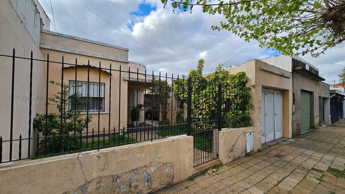 Foto de Casa de los años 60 en lote propio de 8,66 x 56, con jardín, cochera y, imagen 3