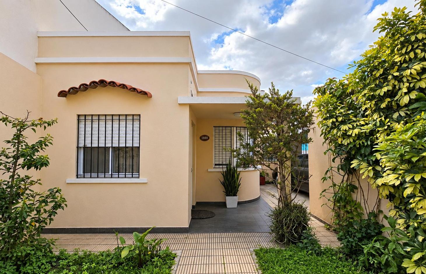 Foto de Casa de los años 60 en lote propio de 8,66 x 56, con jardín, cochera y, imagen 4