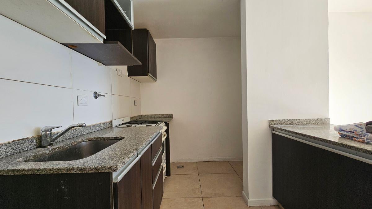 Foto de Departamento de 2 ambientes con balcón al frente en alquiler — Gerli, imagen 4