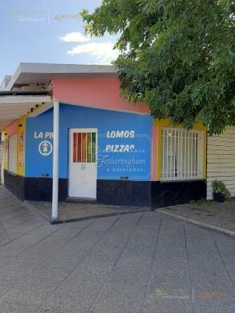 2 Locaes en Venta + Depto con Patio y Cochera en Pleno Centro de Rumipal 2