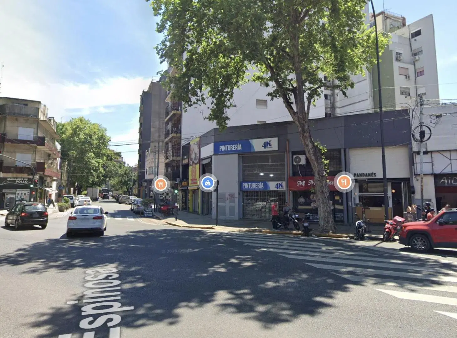 LOCAL EN ESQUINA DE MUCHA CIRCULACION - CON RENTA HASTA 2029 4,2% EN DOLARES 3