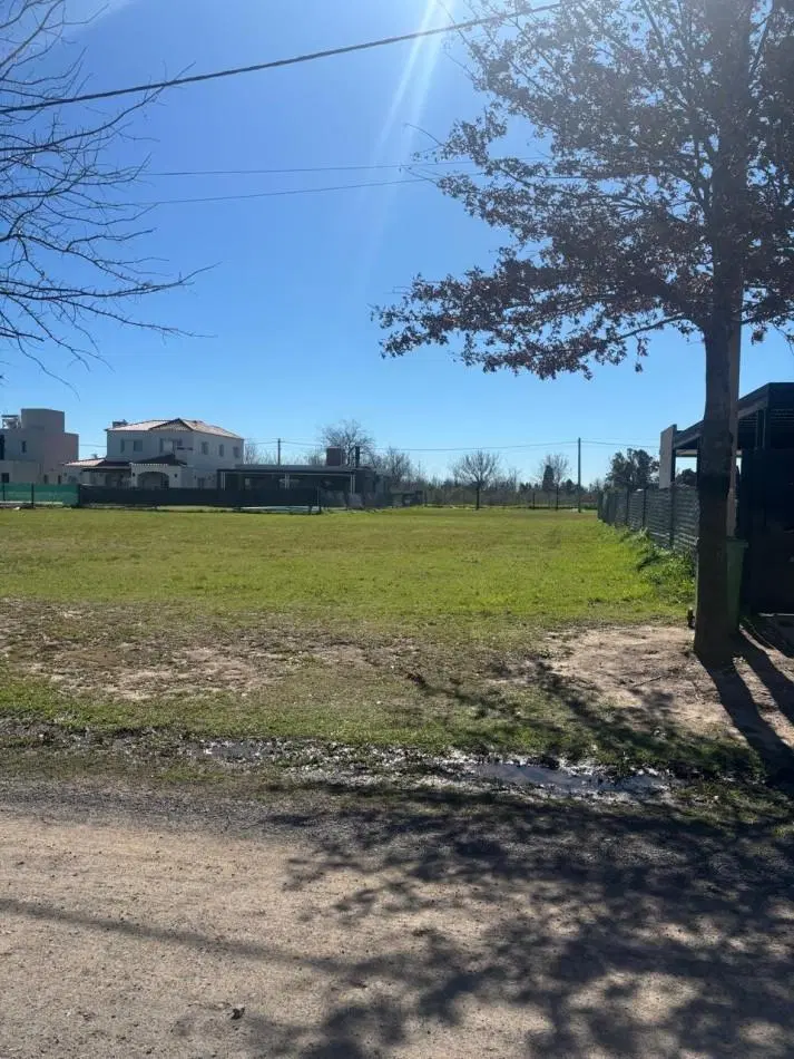 Lote en Casuarinas. 2