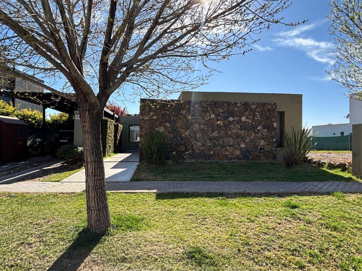 Foto de Moderna casa en alquiler en Barrio Olivos del Torreón, imagen 3