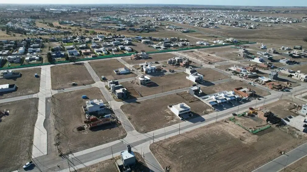 OPORTUNIDAD!! LOTE EN BRISAS DE MANANTIALES 3