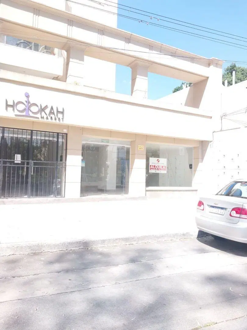 LOCAL COMERCIAL EN ALQUILER 4