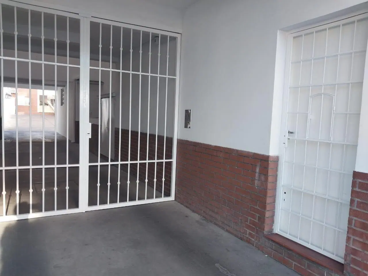 LOCAL COMERCIAL EN ALQUILER 2