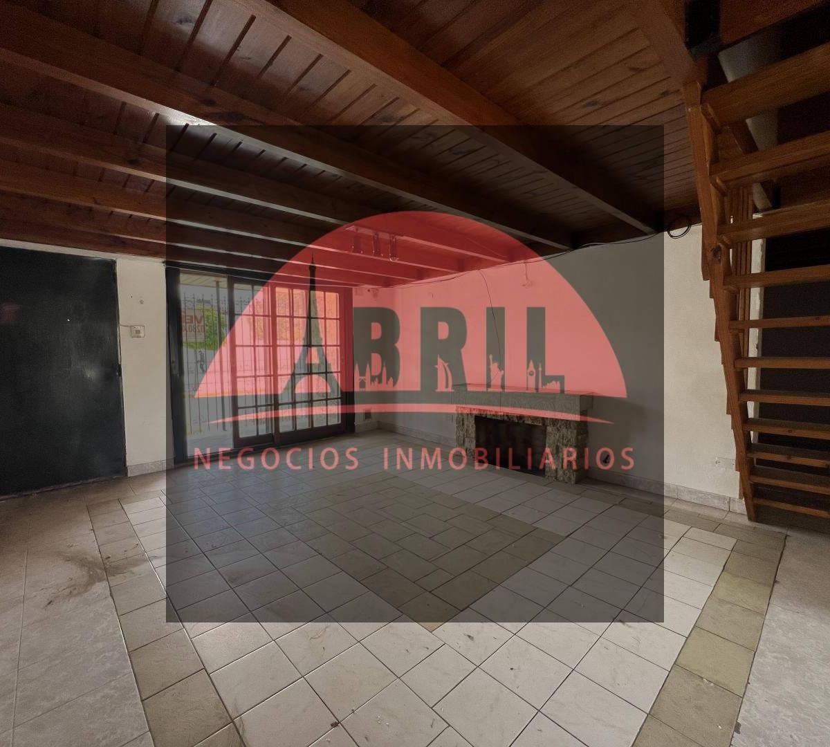 Foto de Amplia casa a refaccionar en una de las mejores esquinas, imagen 2