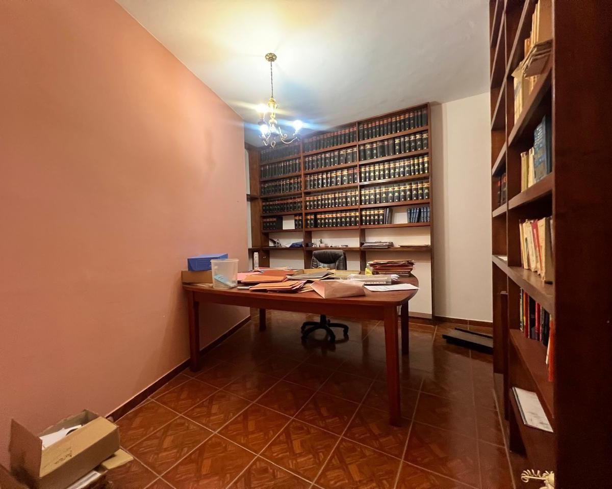Foto de Oficina con 7 privados ,3 baños y sala de espera, imagen 5