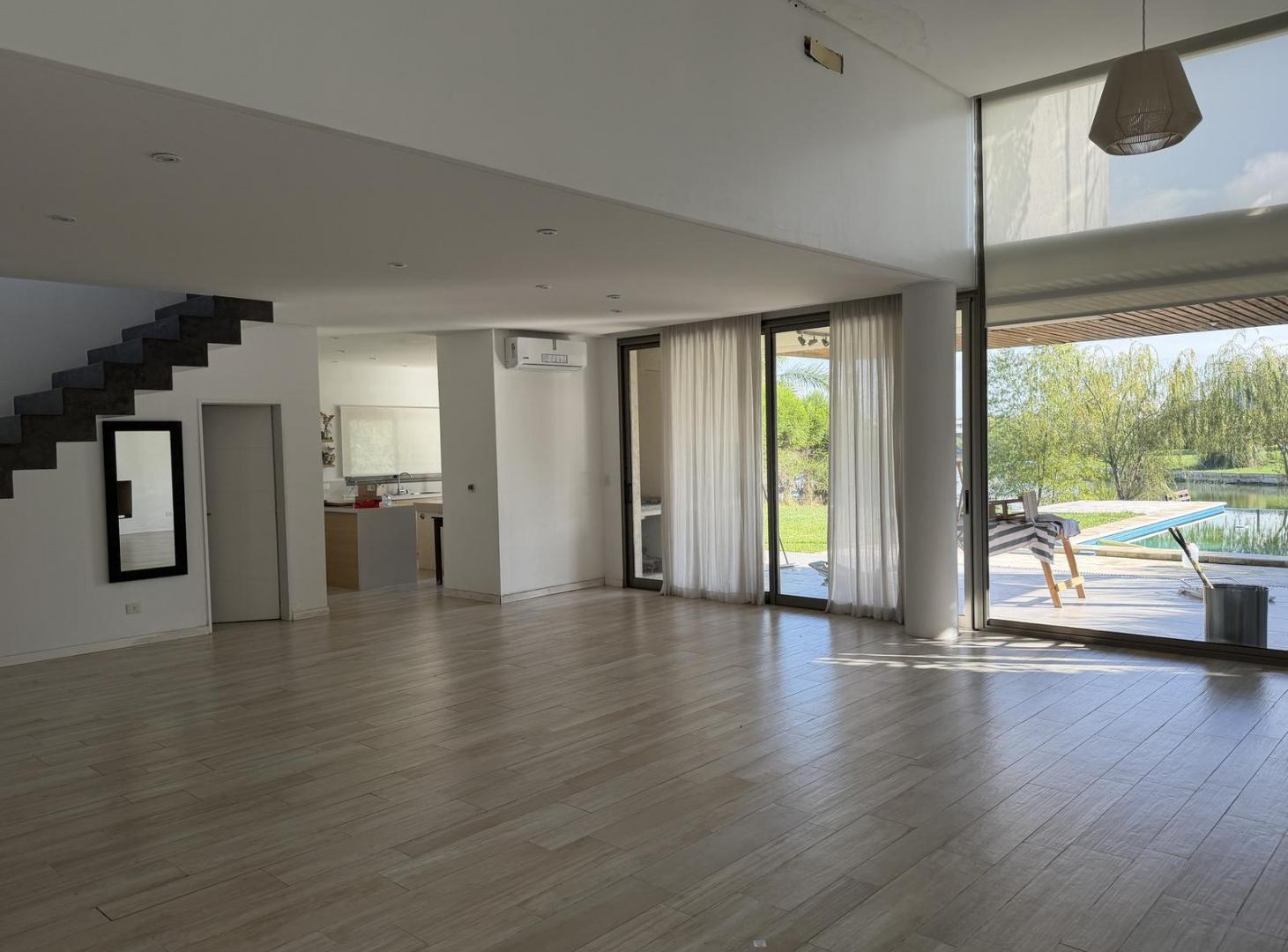 Foto de CASA A LAGUNA EN ALQUILER EN EL CANTON ISLAS, imagen 5