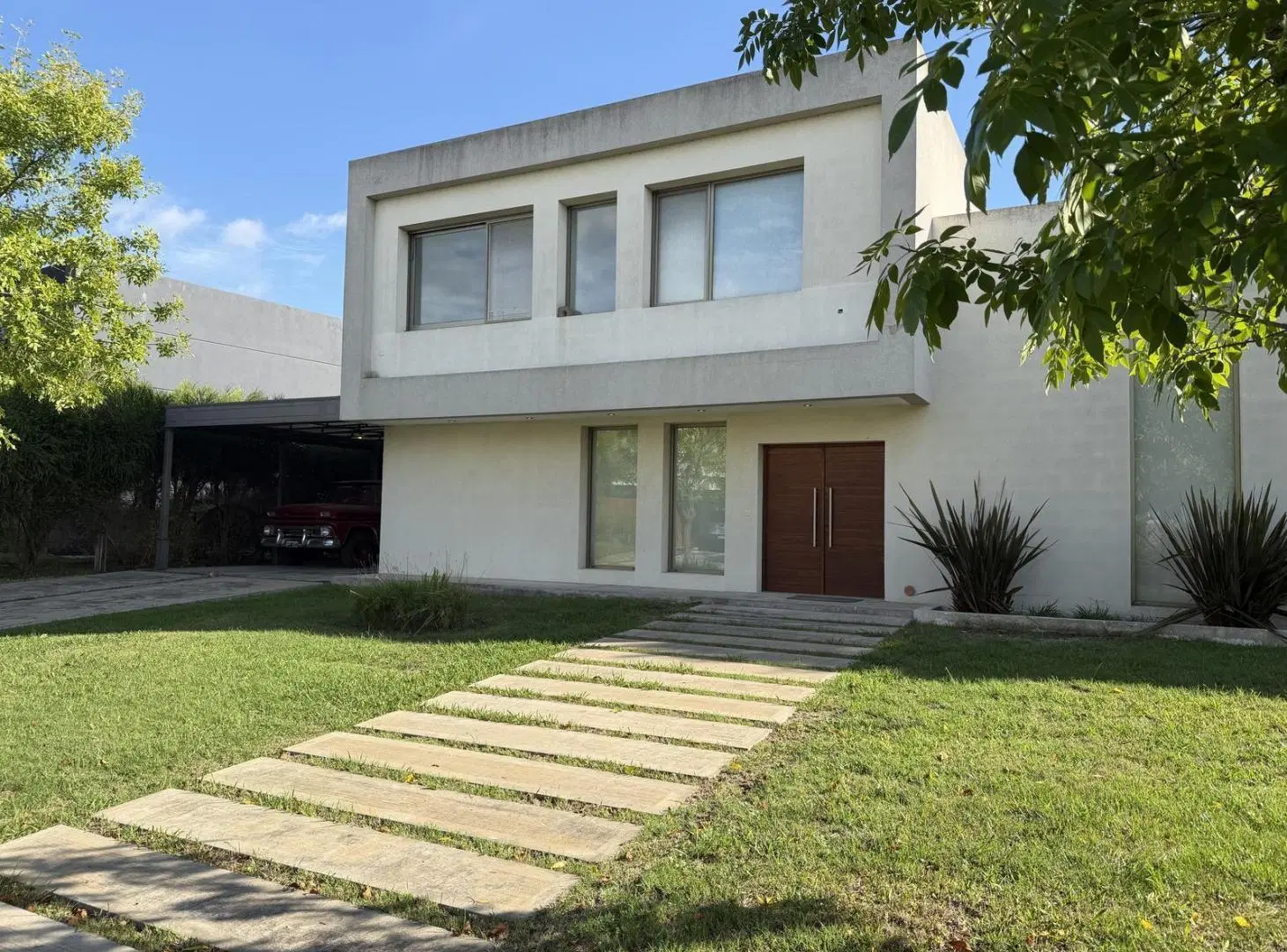 CASA A LAGUNA EN ALQUILER EN EL CANTON ISLAS 4