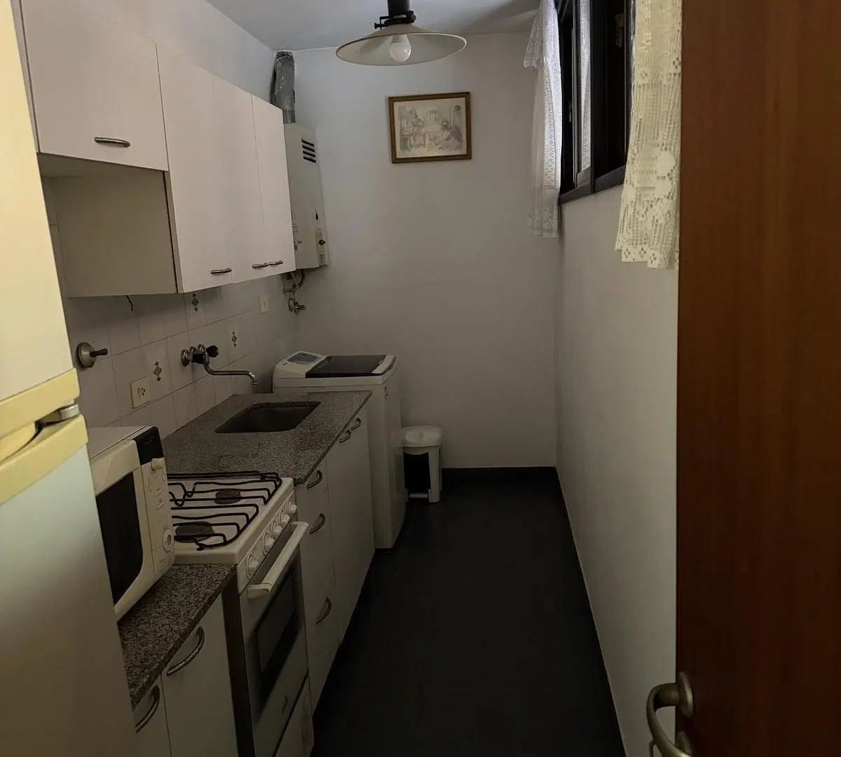 Departamento 2 amb. al frente con balcon 4