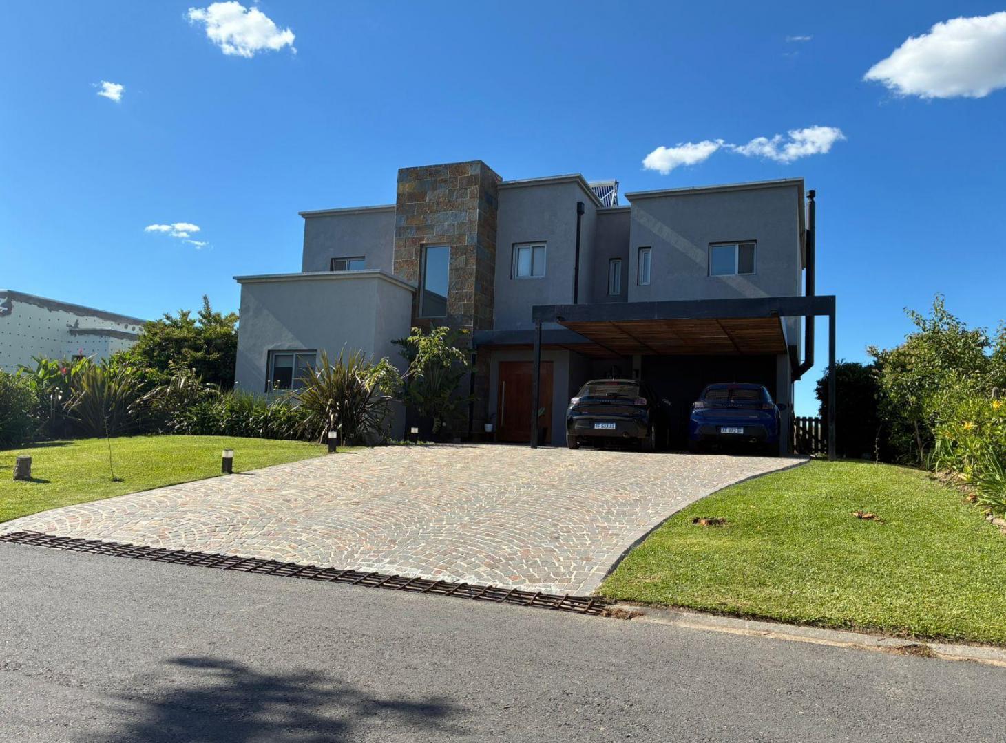 Foto de HERMOSA CASA A LAGUNA EN EL CANTON NORTE, imagen 5