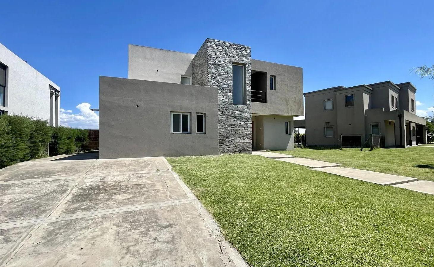 Foto de CASA A LAGUNA EN VENTA, imagen 2