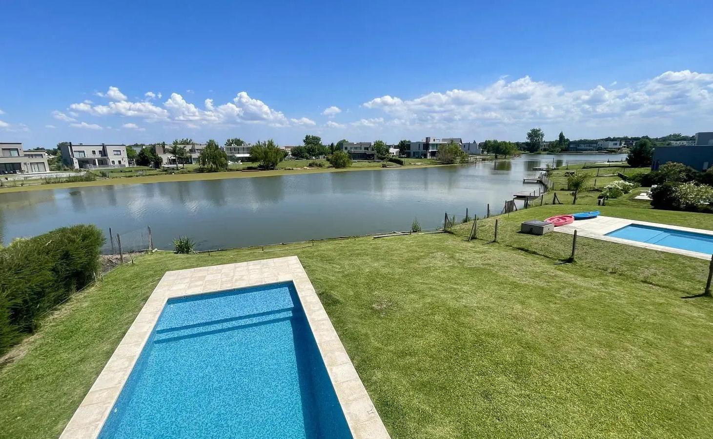 Foto de CASA A LAGUNA EN VENTA, imagen 1