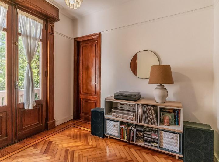 VENTA Piso 3 Amb C/Balcón FRENTE. Luminoso CABALLITO 4