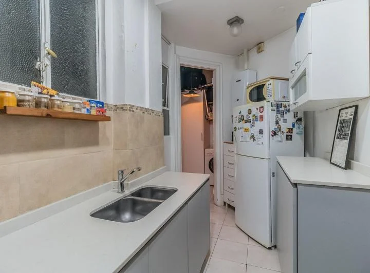 VENTA Piso 3 Amb C/Balcón FRENTE. Luminoso CABALLITO 5