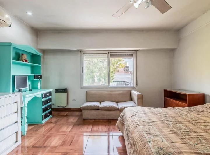 VENTA PH TIPO CASA 5 AMBIENTES. PATIO. COCHERA. VERSALLES 4
