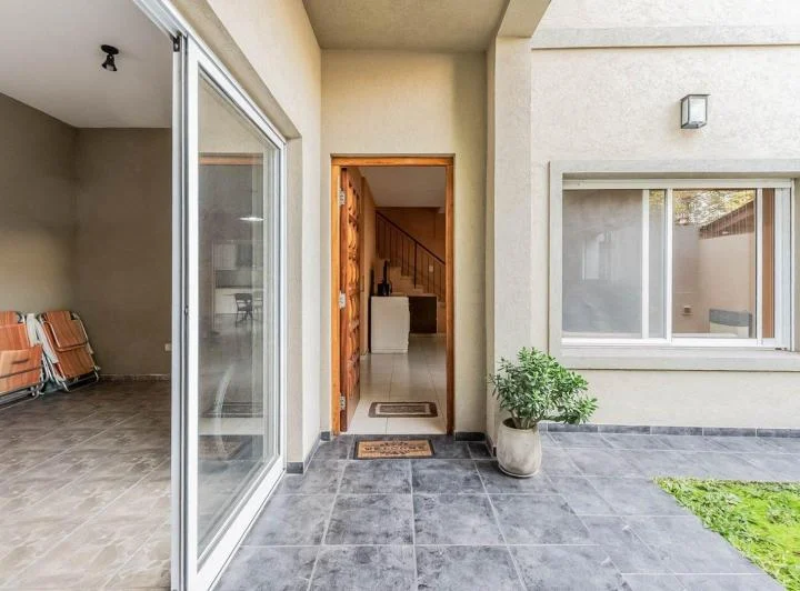 VENTA PH TIPO CASA 5 AMBIENTES. PATIO. COCHERA. VERSALLES 1