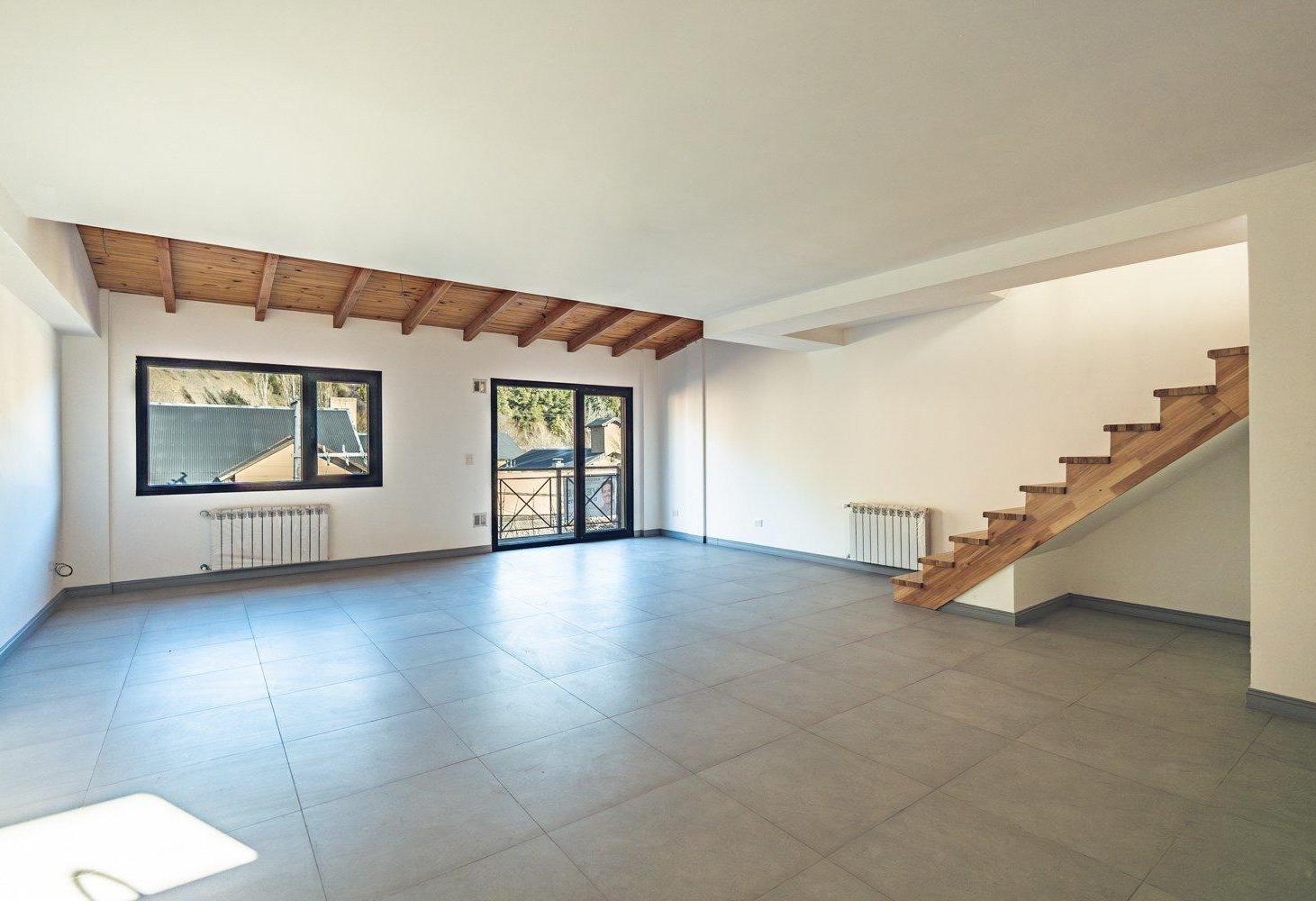 Foto de VENTA. DUPLEX. DEPTO. ESTRENAR. SUM. CENTRO SAN MARTIN DE LOS ANDES, imagen 2