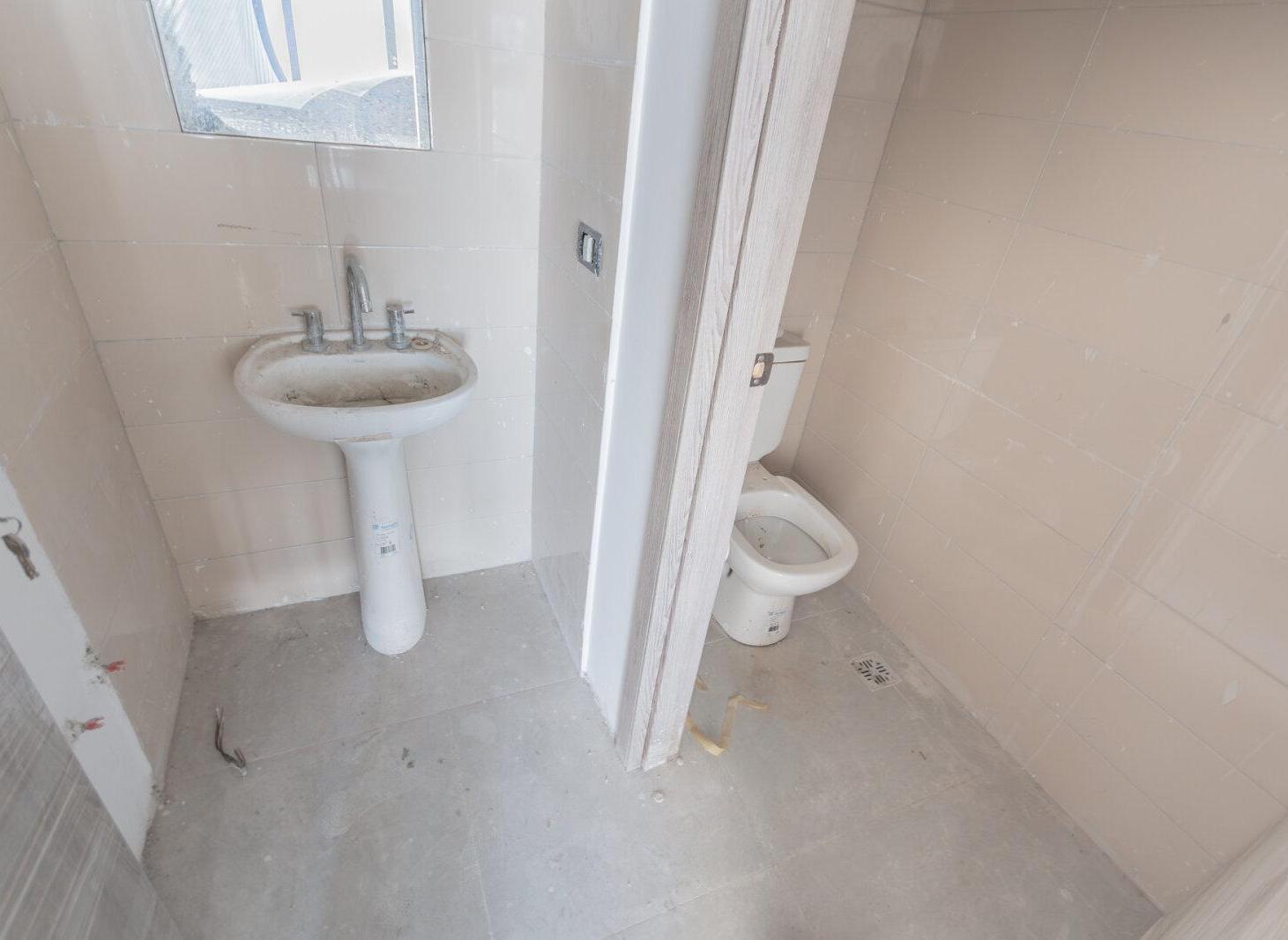 Venta Local comercial. 95 m². 2 baños. 6,20m de Vidriera. Chacarita