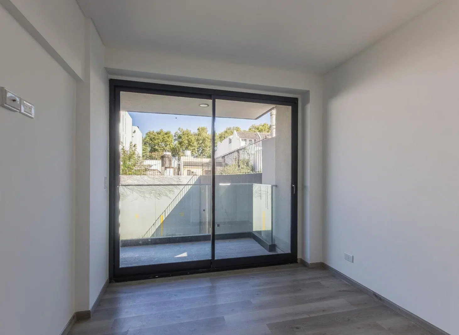 Venta Semipiso 4 Ambientes a Estrenar Contrafrente C/cochera C/ Balcón & Patio. Villa Luro 1