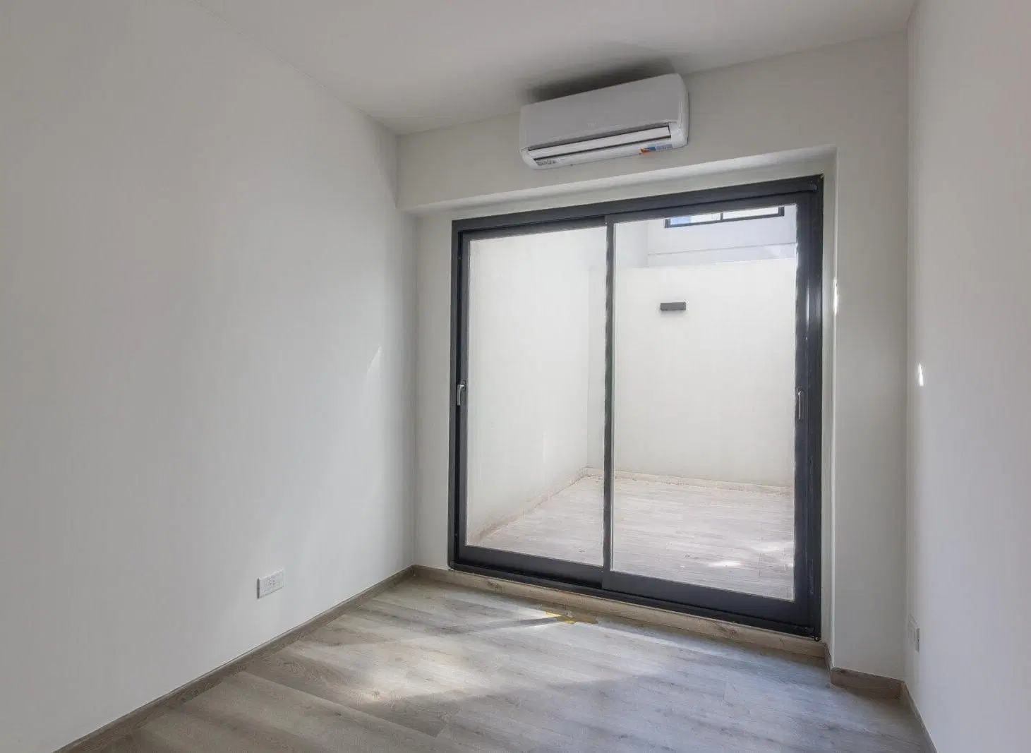Venta Semipiso 4 Ambientes a Estrenar Contrafrente C/cochera C/ Balcón & Patio. Villa Luro 3