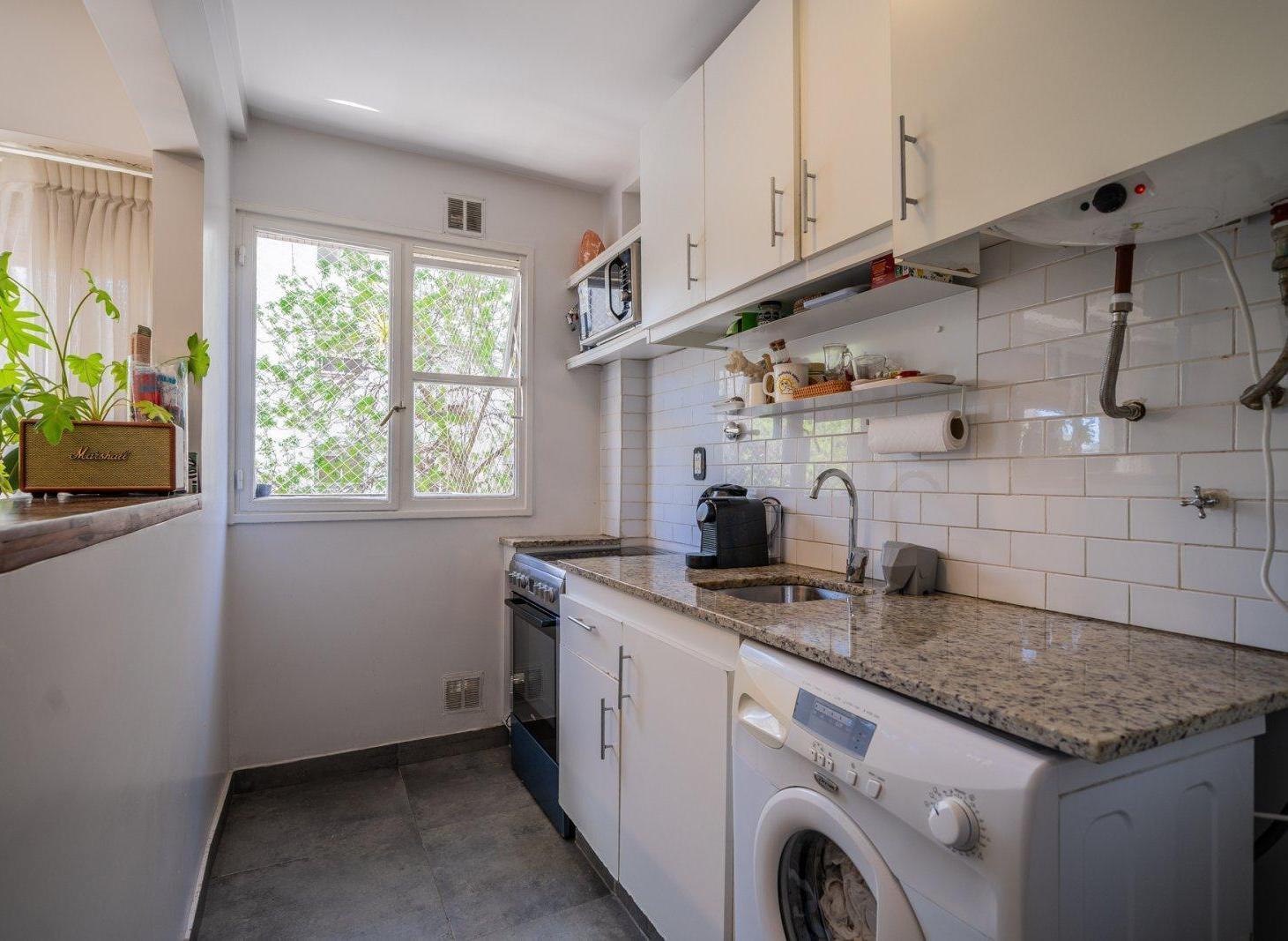 Venta. Departamento tres ambientes. Frente. Apto Crédito. Recoleta.