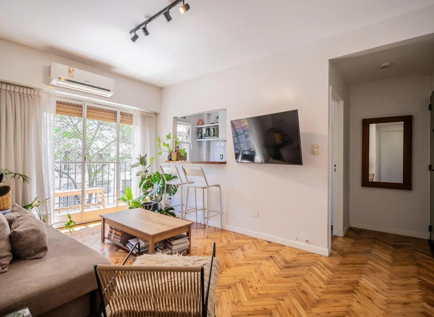 Venta. Departamento tres ambientes. Frente. Apto Crédito. Recoleta. 2
