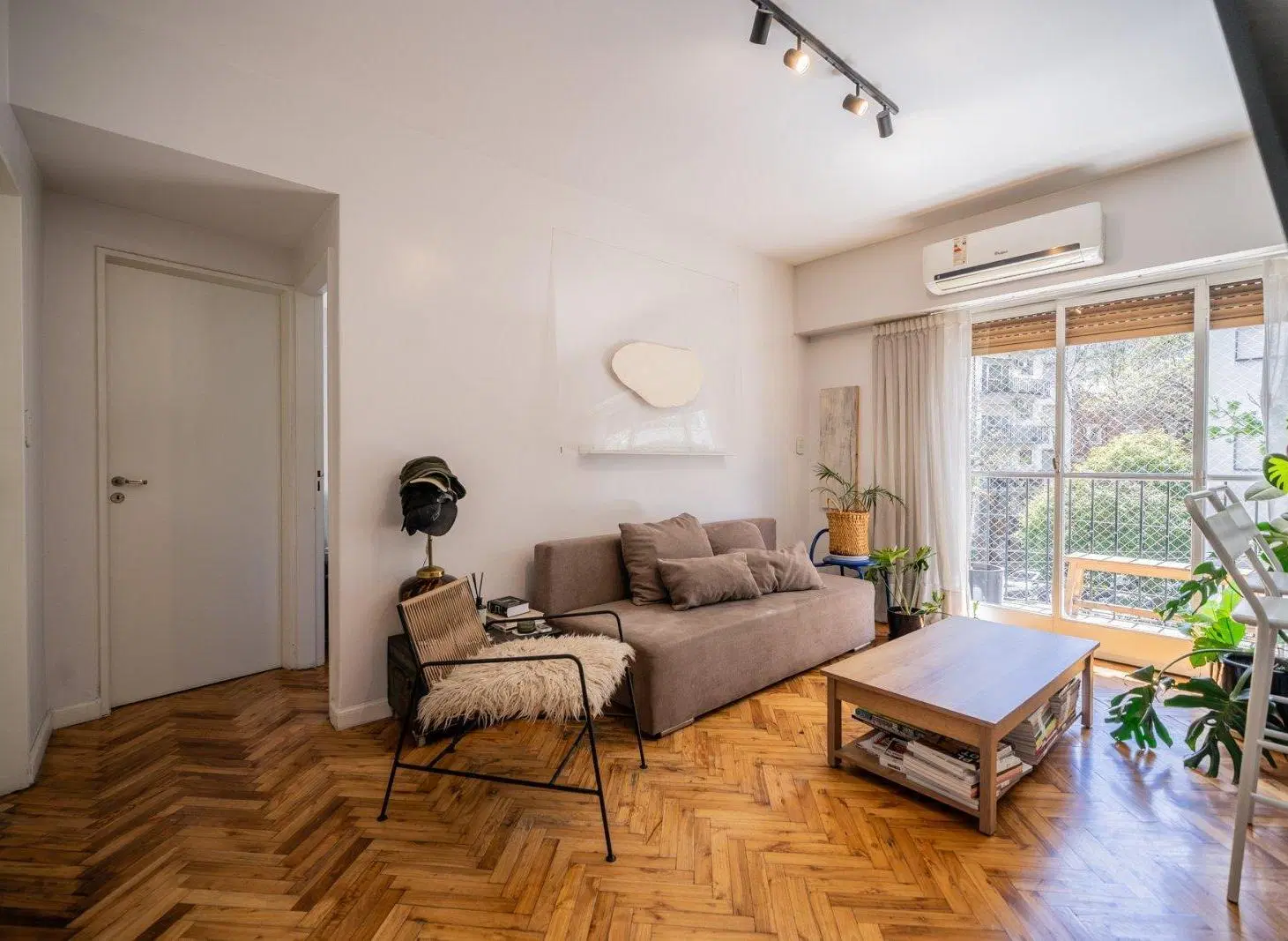 Venta. Departamento tres ambientes. Frente. Apto Crédito. Recoleta. 3