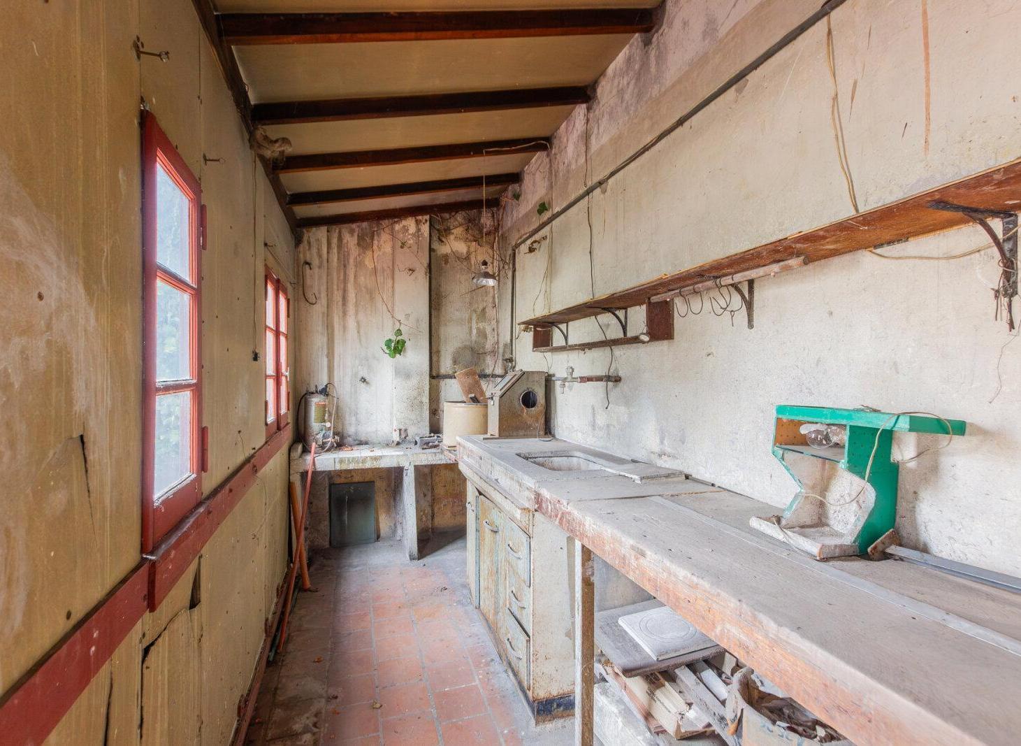 Venta. PH 4 ambie. Terraza. Patio. Para refaccionar totalmente. Colegiales