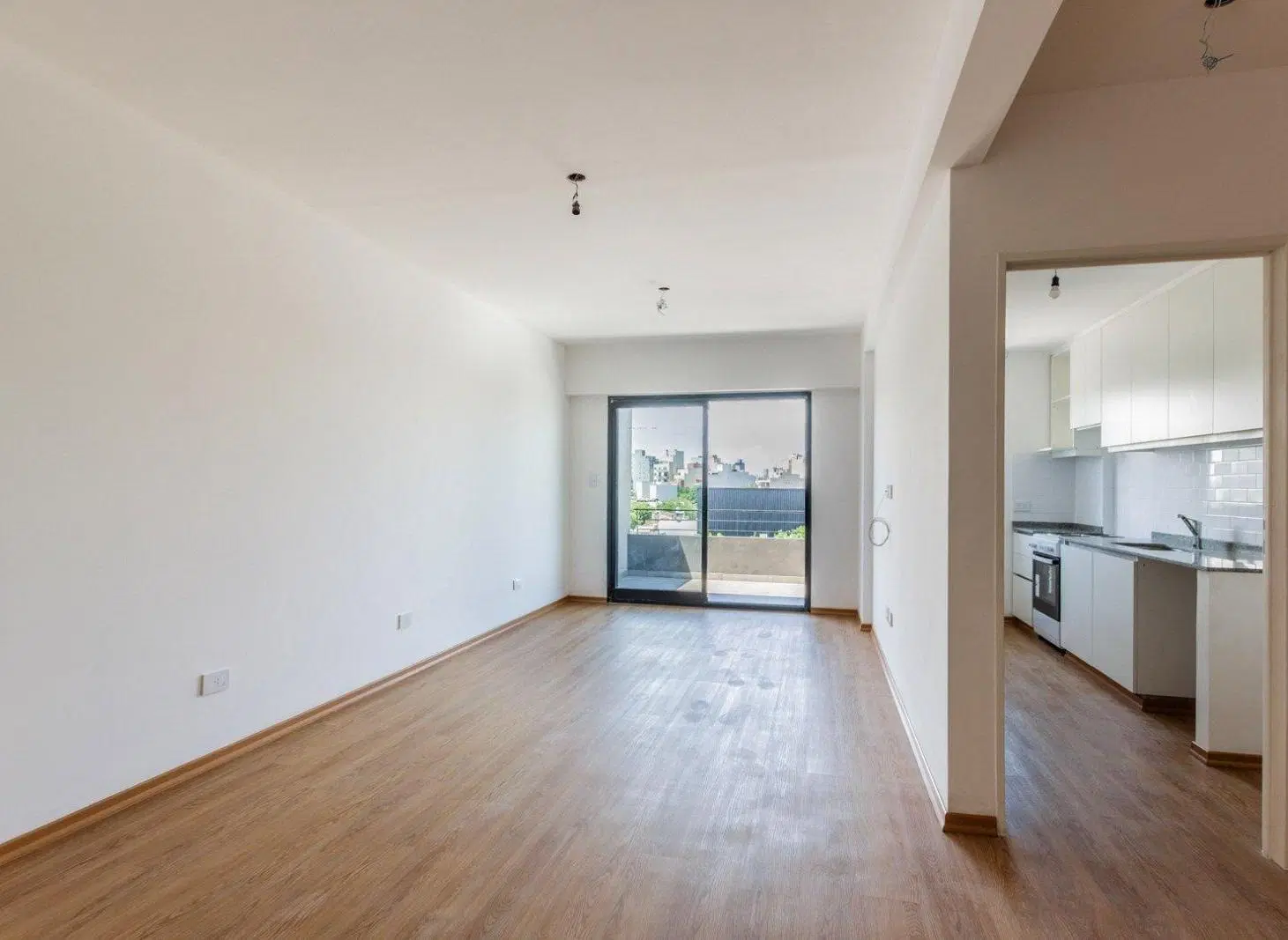 VENTA. A ESTRENAR. Apto crédito. APTO PROFESIONAL. 3 AMBIENTES. BALCÓN TERRAZA. COCHERA. VILLA URQUI 1