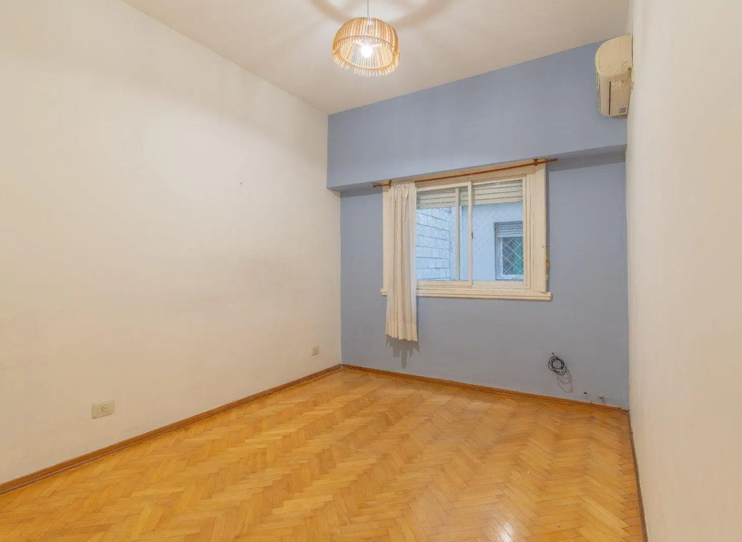 Venta. Departamento tres ambientes. Apto crédito.  Caballito 5
