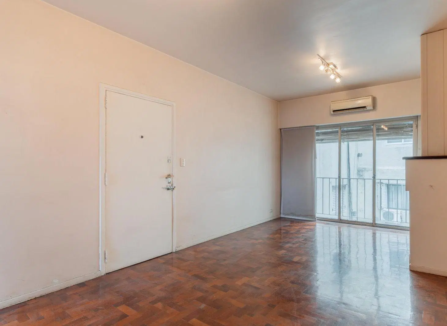 Venta. Departamento 3 ambientes. Luminoso. Apto credito. Palermo 4