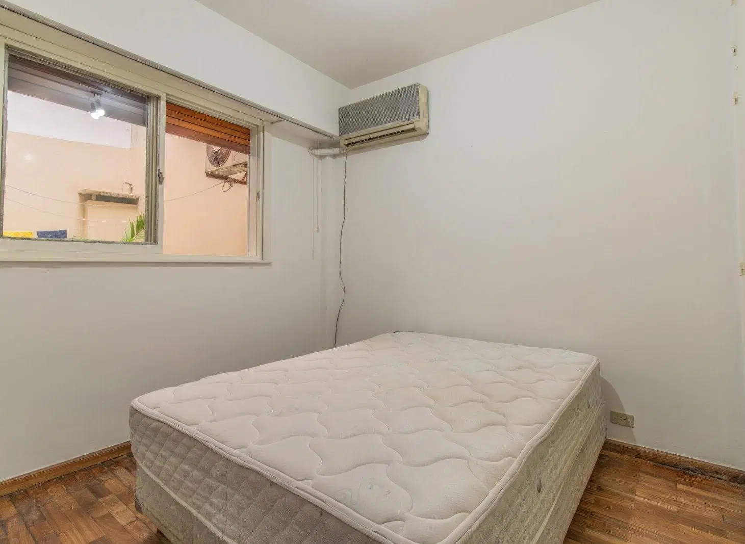 VENTA. DEPARTAMENTO 2 AMBIENTES. CON PATIO. RETIRO 4