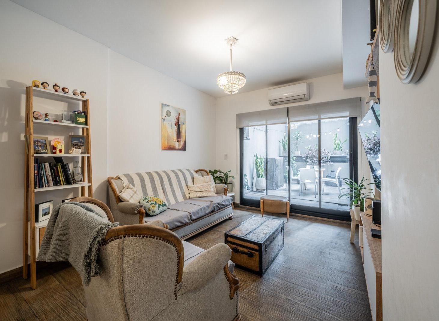 Venta. 3 ambientes, patio, cochera, sum y parrilla- Categoría Palermo Villa Crespo