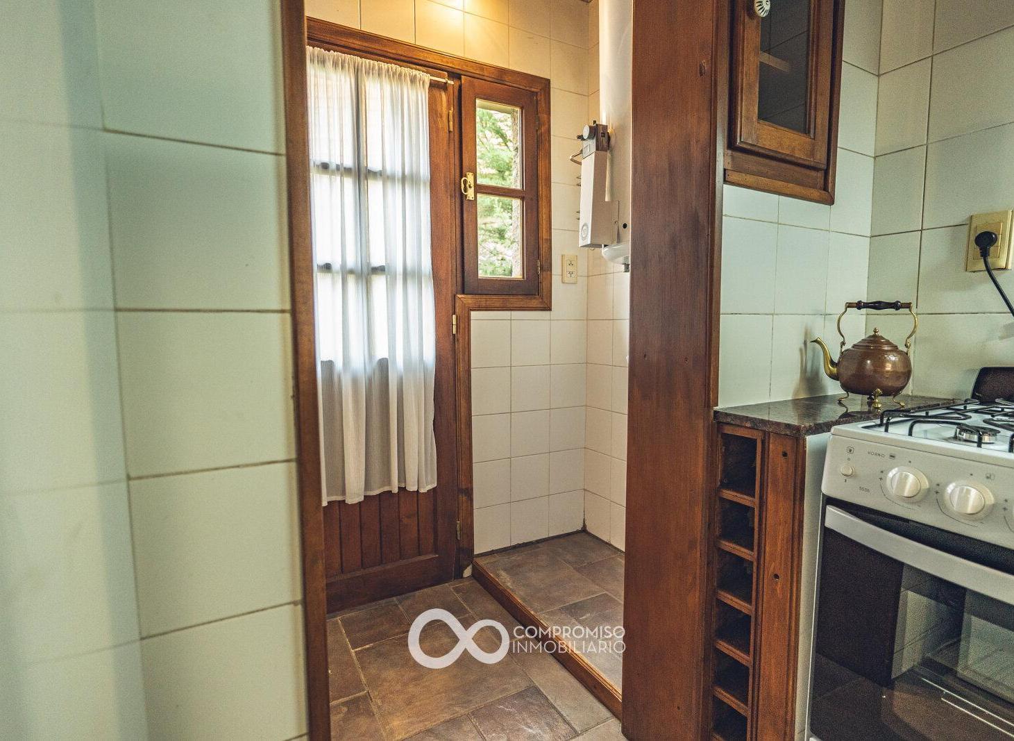 Casa 4 ambientes, quincho / garage y galpon
