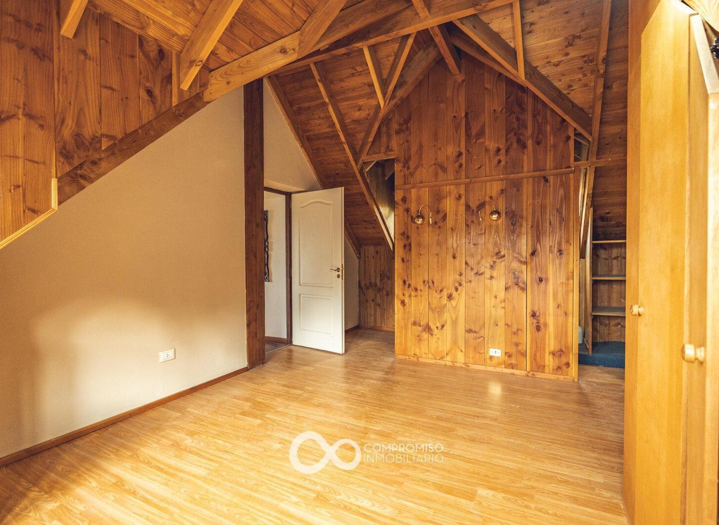 Casa 4 ambientes, quincho / garage y galpon