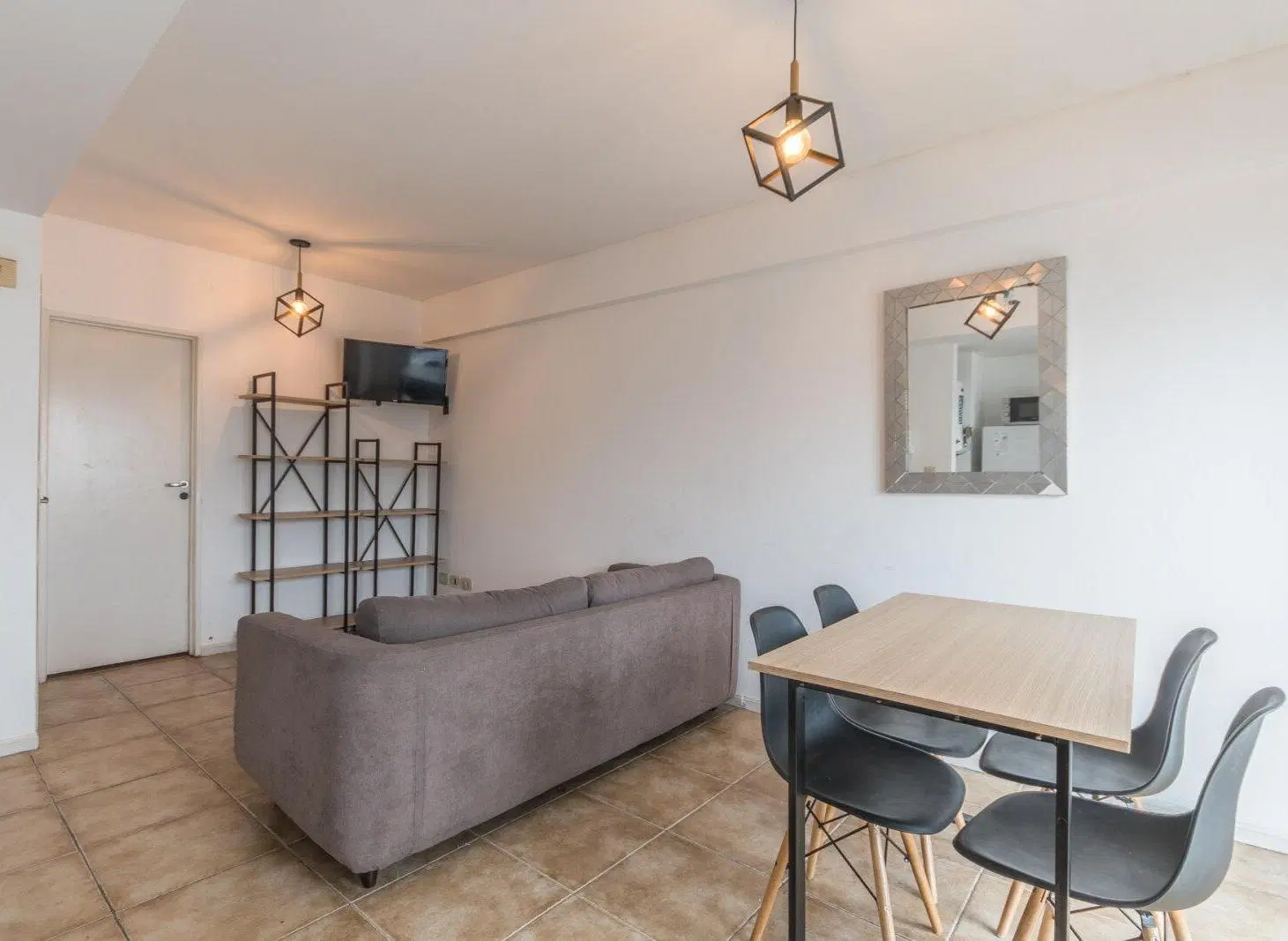 Venta. Departamento 2 ambientes. Contrafrente. Luminoso. Villa Santa Rita 4