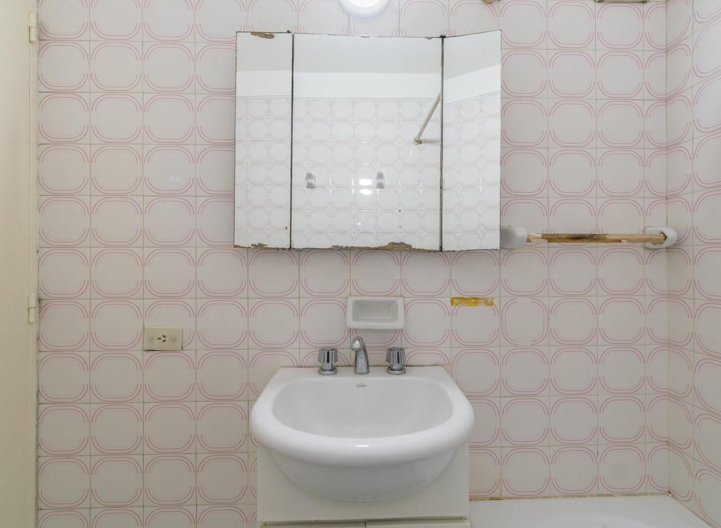 VENTA. DEPARTAMENTO 2 AMBIENTES. CON PATIO. RETIRO