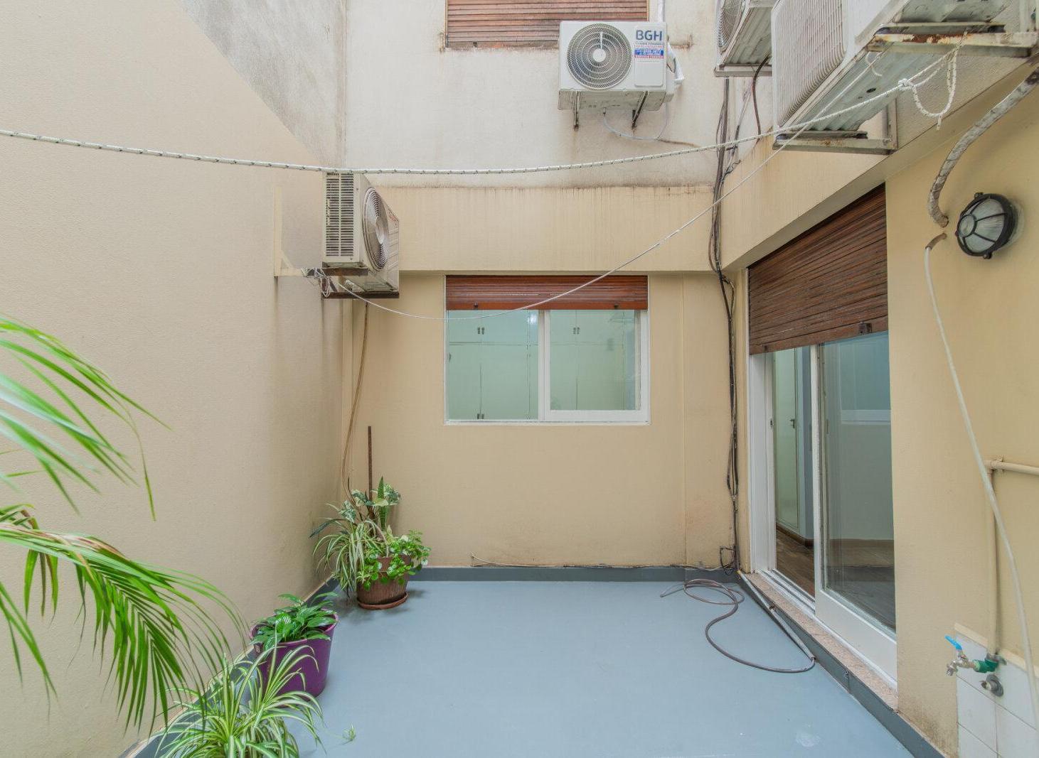 VENTA. DEPARTAMENTO 2 AMBIENTES. CON PATIO. RETIRO